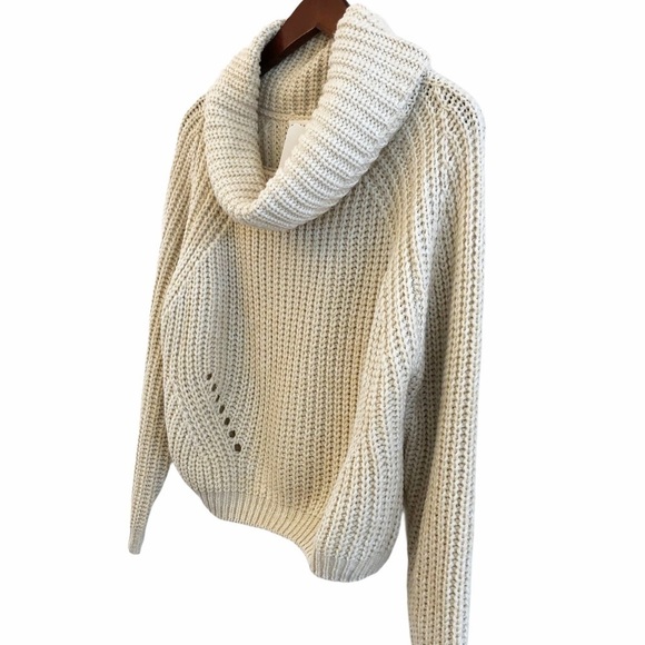 MOON & MADISON NWT Cropped Cowl Neck Knit Sweater Size Small in Cream - Picture 8 of 13
